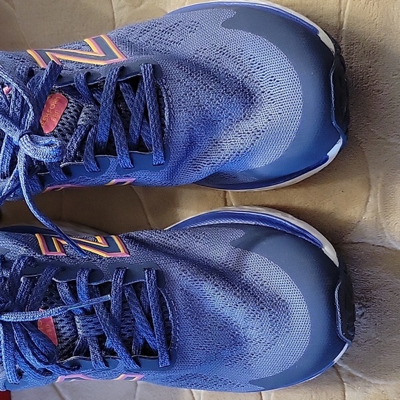 NEW BALANCE TRAINING WIDE SIZE 6  FRESH FOAM 680 - Picture 2 of 10